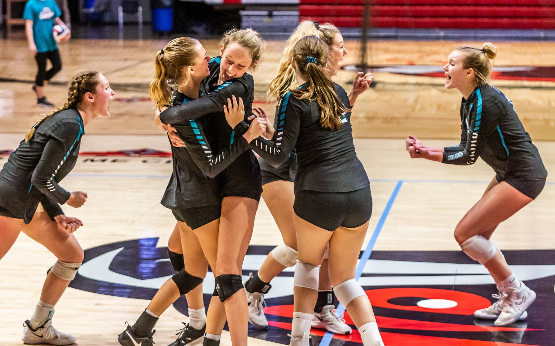 O'Fallon Christian vs. Valle Catholic volleyball